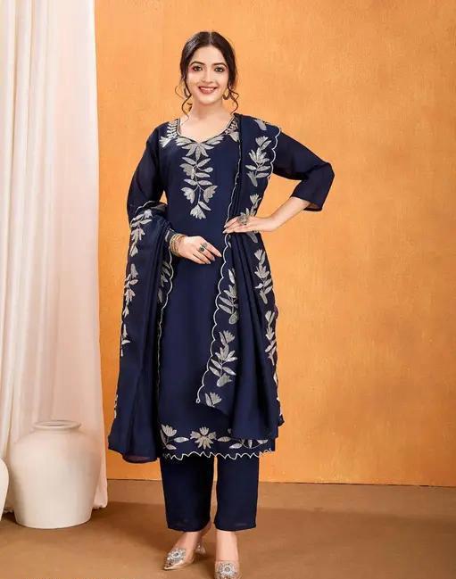 Elegant Embroidered Kurta Set with Dupatta & Pants – 3-Piece Ethnic Wear for Women